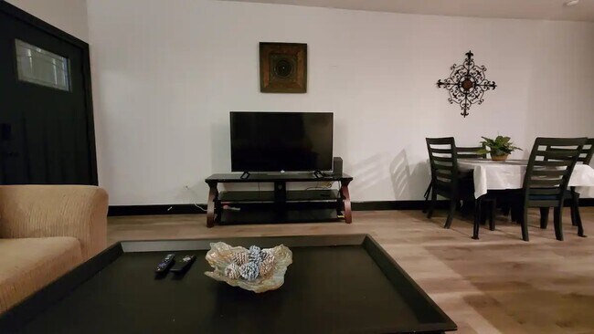 Photo - 6706 Avenue C