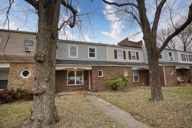 Building Photo - 5721 E Hastings Arch