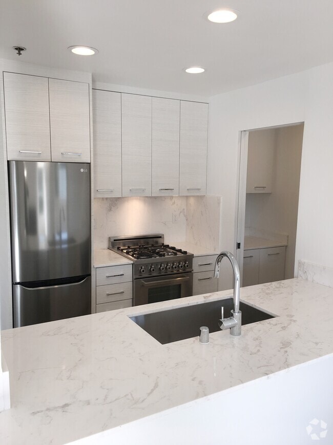 Building Photo - 8600 Burton Way Rental