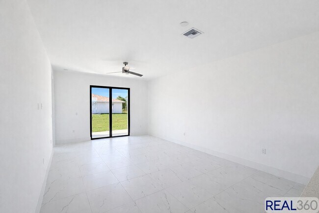 Photo - 966-968 Countess Ave