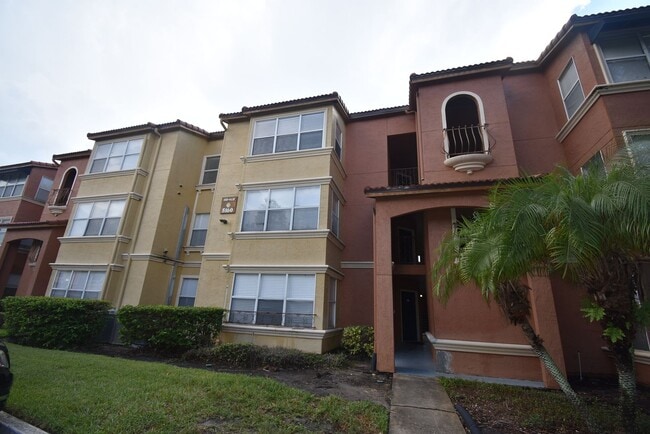 Building Photo - 1/1 in near Mall at Mellinnia! AVAILABLE NOW! Unit 1435 Rental