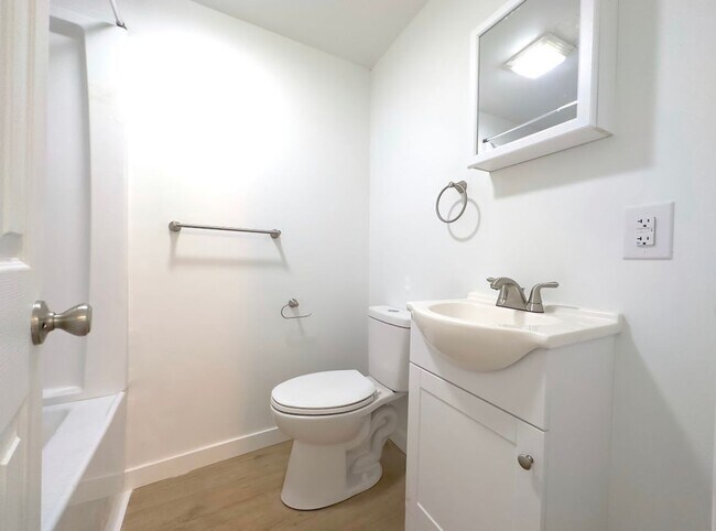 Photo - 1214 S Lincoln St Unit Back