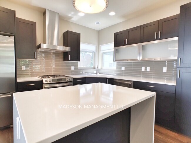 Photo - Modern Townhouse blocks from Green Lake