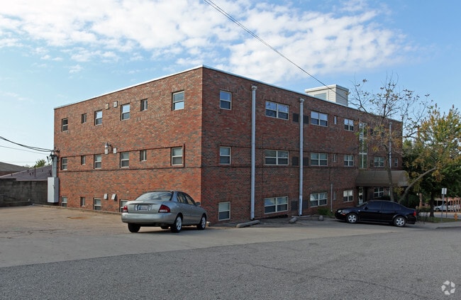 Parklane Apartments - Parklane Apartments