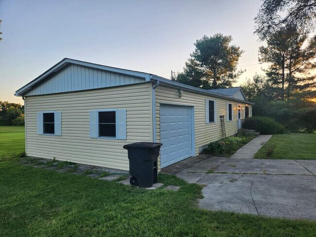 Photo - 11450 Fancher Rd House