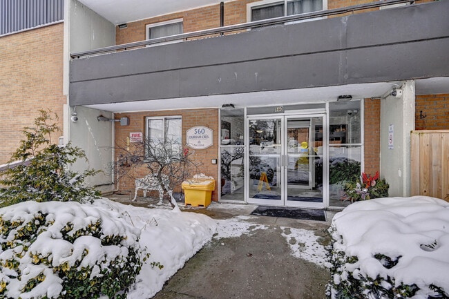 Photo - Lakeview Towers Apartments