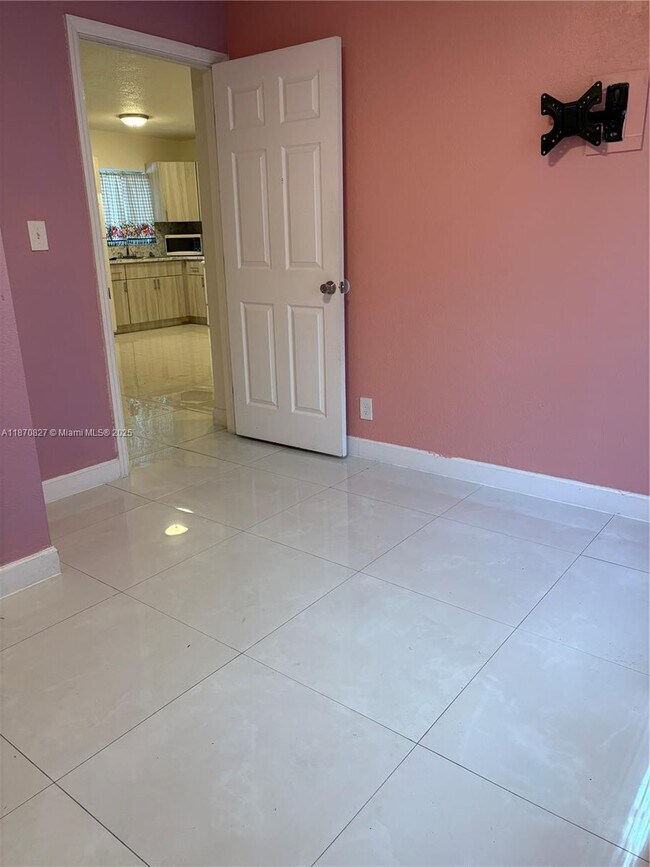 Photo - 3901 NW 9th Ave Unit 10