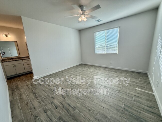 Photo - 20292 W Hazelwood St