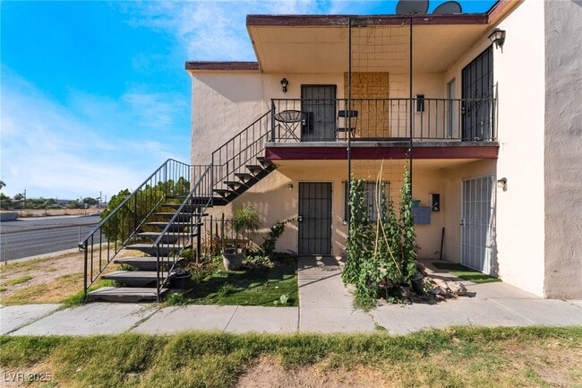 Photo - 833 N Bruce St