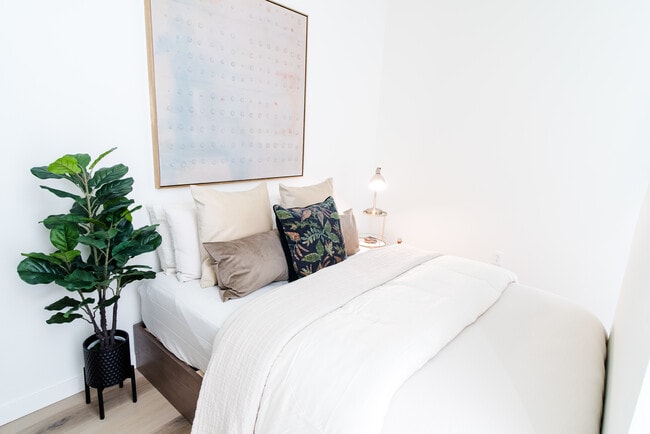 Urban Loft Co. Memphis- Utilties Included