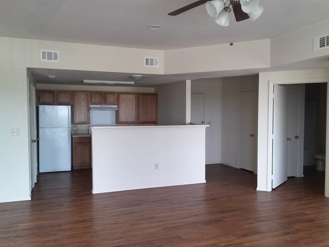 Photo - 712 Constitution Dr Unidad 405