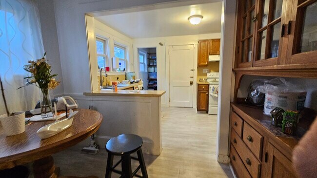 Photo - 16 Gerald Rd Unit 1