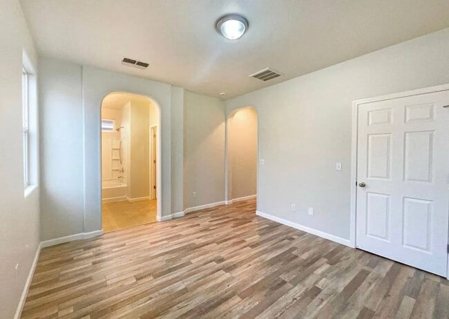 Photo - 3039 Torland St