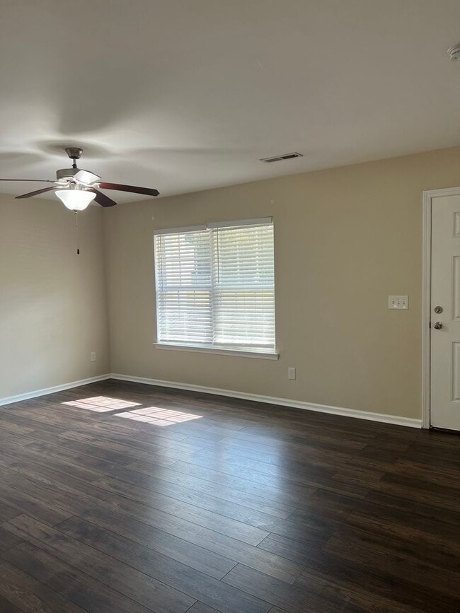 Photo - LAKE FOREST VILLAGE