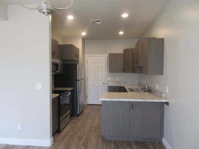 Photo - Newer townhome in the heart of Cedar City! Short Term Available.