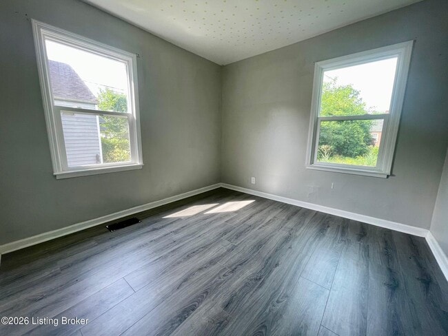 Photo - 1272 Weller Ave