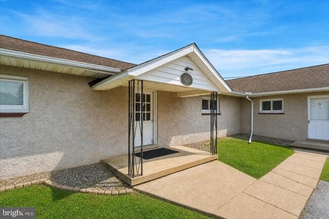 Photo - 420 London Dr Unit 4