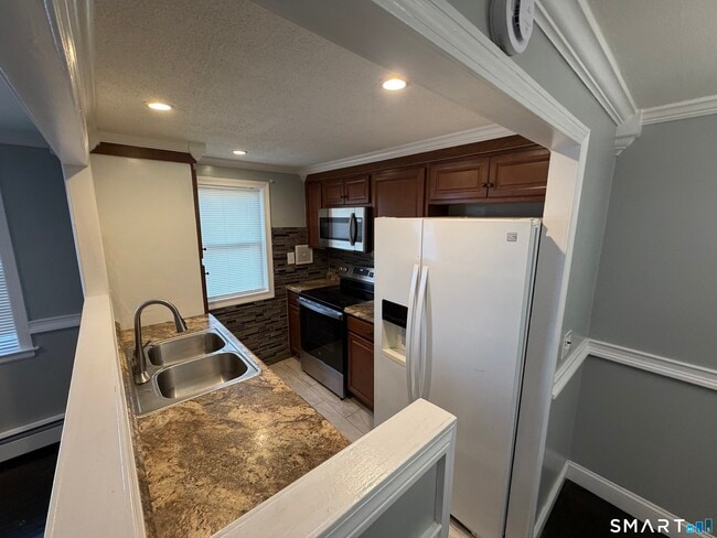 509 Burnside Ave Unit A9