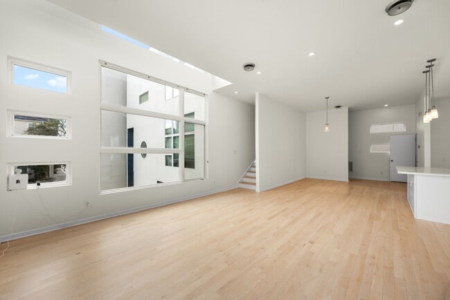 Photo - 5632 Kiam St
