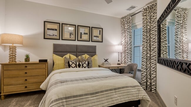 Photo - Aura Stonebridge