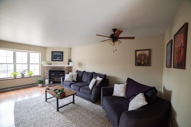 Photo - 4 bed, 3 bath Townhome in Central Fort Col...
