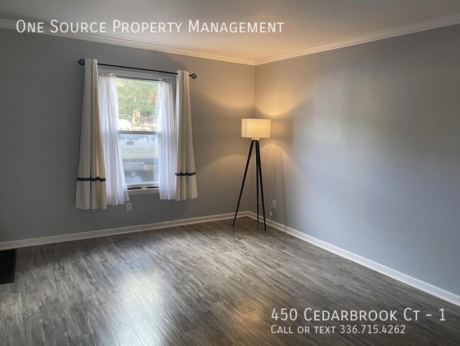 Photo - 450 Cedarbrook Ct