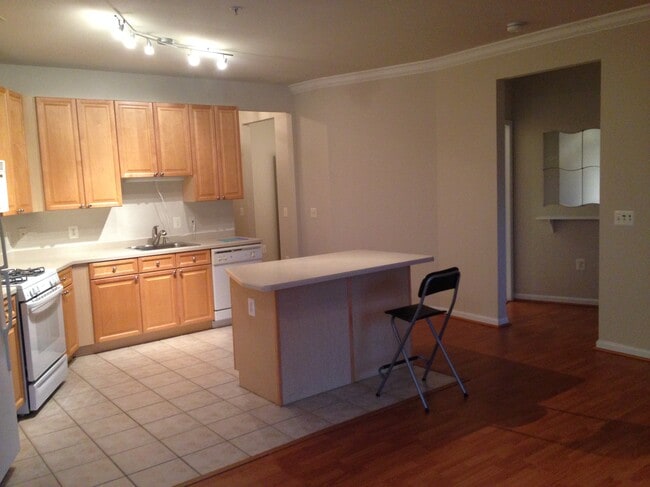 Kitchen Center Island - 9480 Virginia Center Blvd Unit 202