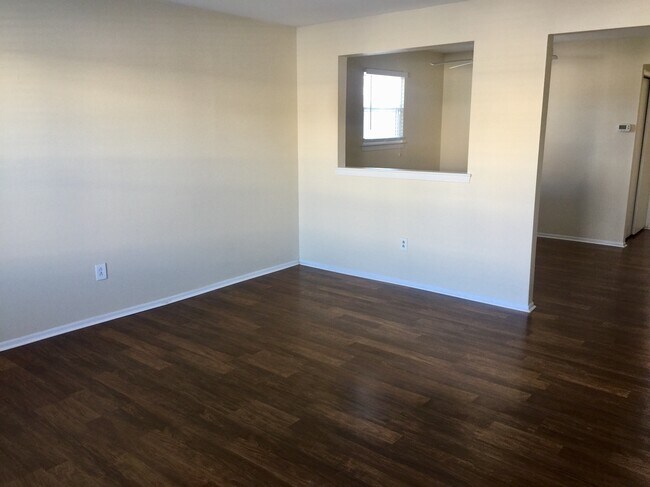 Photo - 1113 Vincent Rd