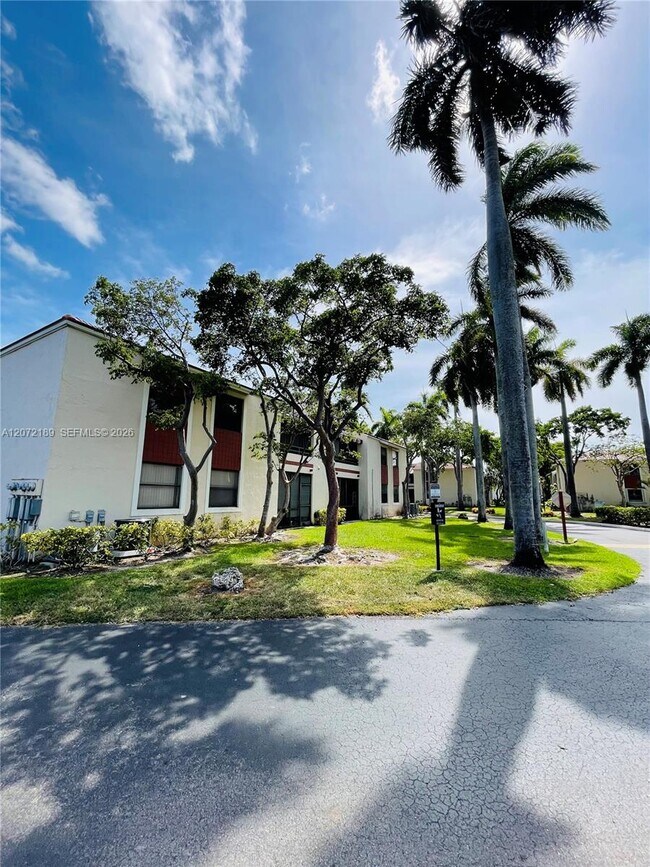 20005 NE 3rd Ct Unit 5