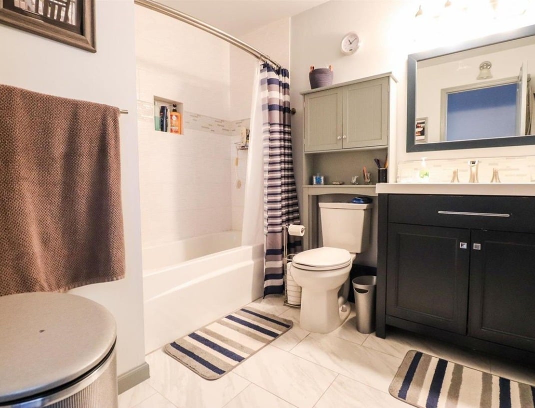 Photo - 1200 MacKay Pl