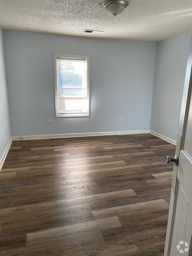 Building Photo - 134 Monroe St Unit 3 fl Rental