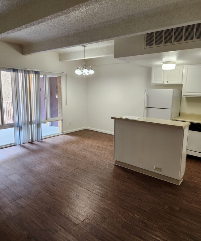 Photo - Hidden Brook Apartments