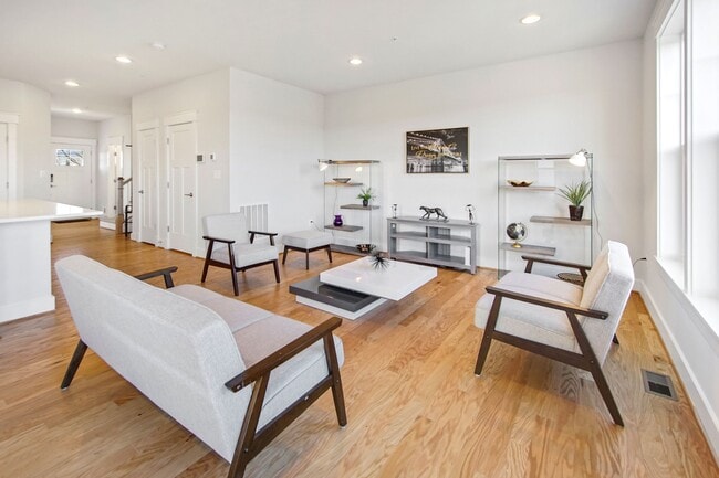 Photo - 1407 Beaver Heights Ln