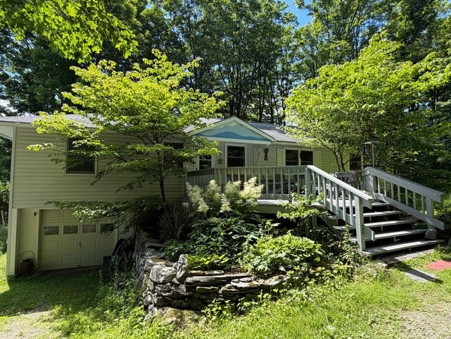 Building Photo - Fully Furnished 3BR Home with Land – Minutes to Burlington