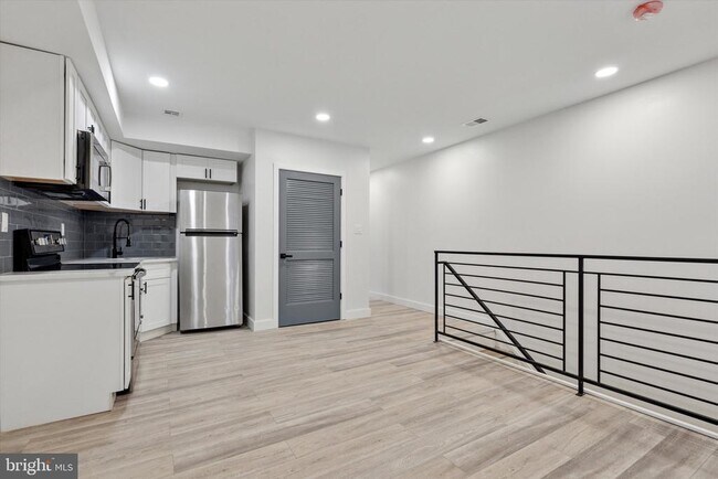 Photo - 944 W Lycoming St