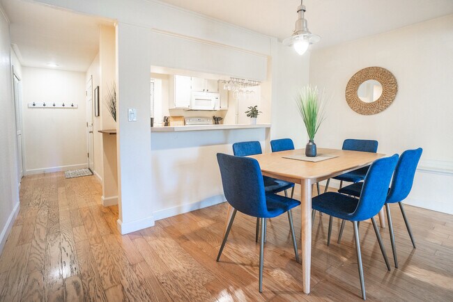 Photo - 7579 Old Redmond Rd Unit 7