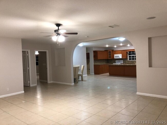 2221 F Rd