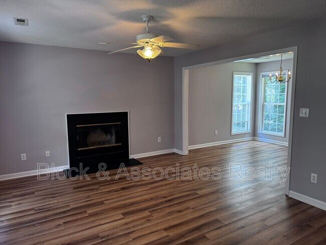 Photo - 3 S Indian Creek Pl