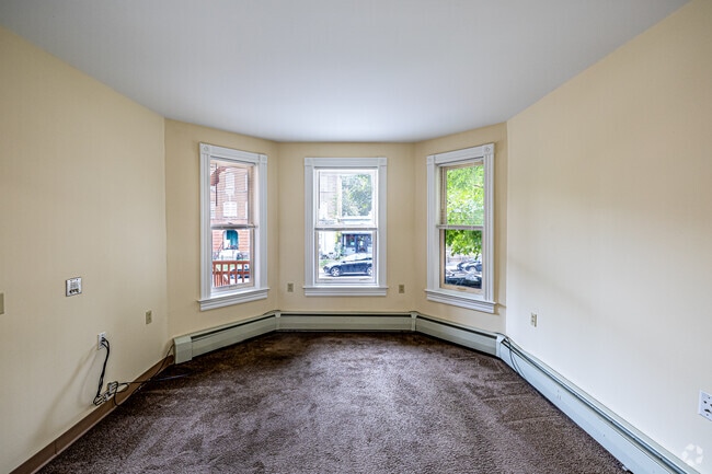 2BR, 1BA - Living Room - Brick Hollow