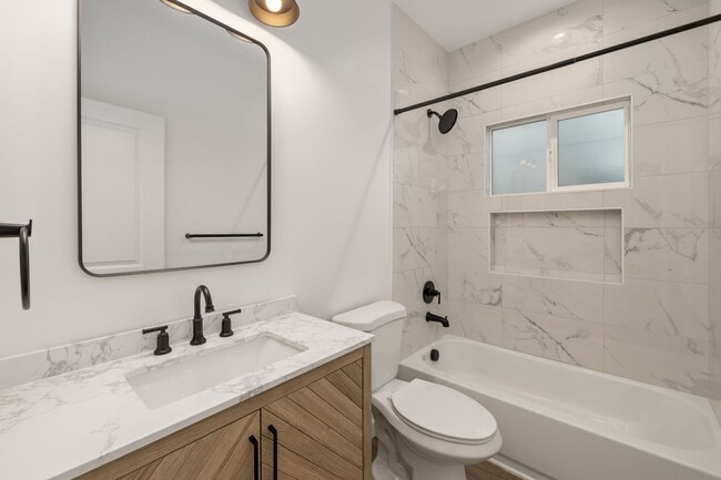 Building Photo - 6763-6765 N Elman Unit 6765