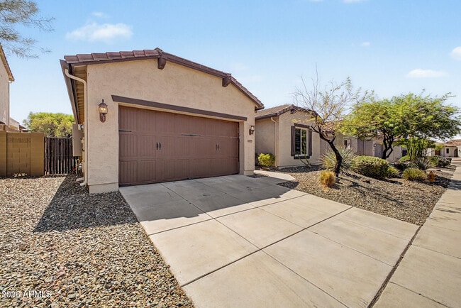 2023 W Chimney Rock Rd