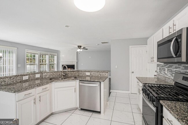 Photo - 3289 Saville St SW