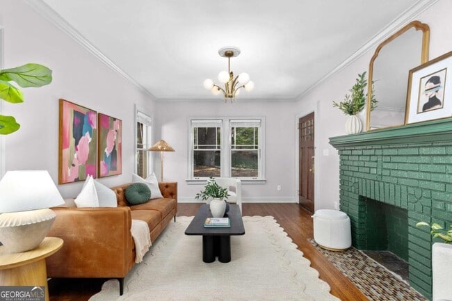 Photo - 987 Alloway Pl SE