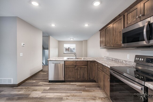 Photo - SPACIOUS AND MODERN TOWNHOME