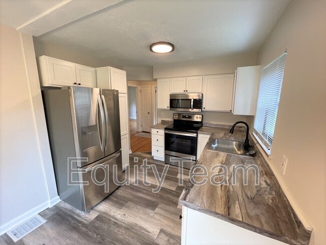 Photo - 2854 Allview Cir