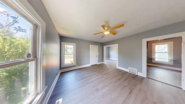 Photo - 516 Daisy St