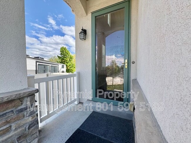 Photo - 5297 Halton Ln S