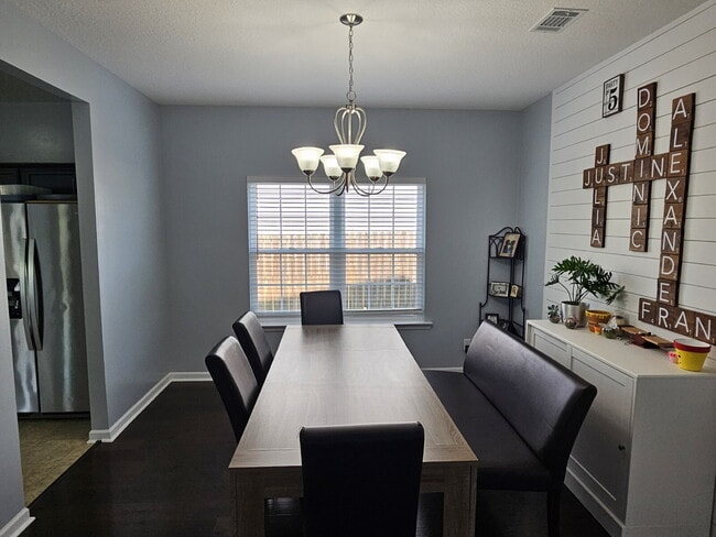 Photo - Large 5 bed home in excellent condition on...
