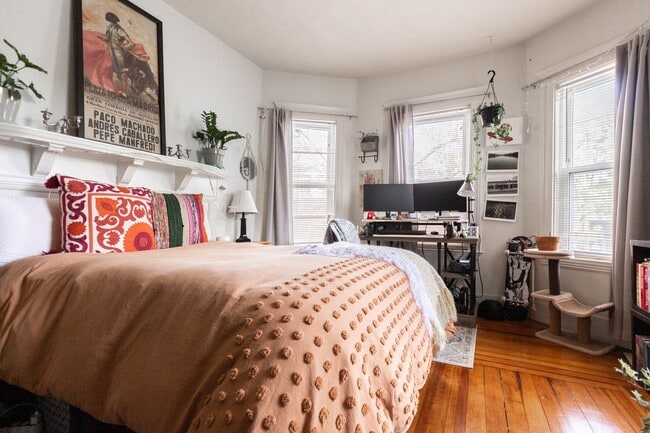 Photo - NO FEE!   BRIGHTON 3 BED WITH NO BROKER FEE AVAILABLE FOR A JULY 1ST MOVE-IN