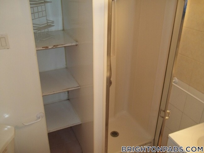 Photo - 191 Kenrick St